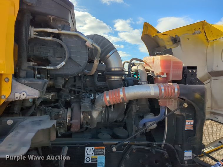 image for item NZ9288 2020 Kenworth T680 semi truck