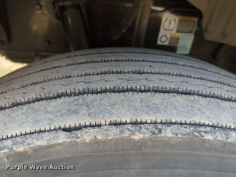 image for item NZ9288 2020 Kenworth T680 semi truck