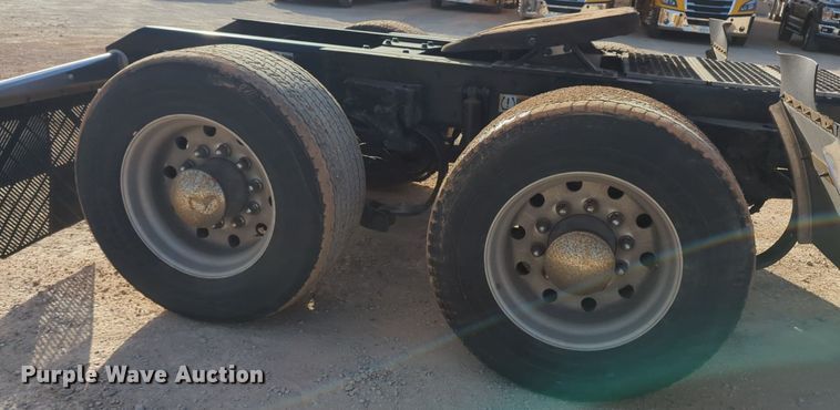 image for item NZ9288 2020 Kenworth T680 semi truck