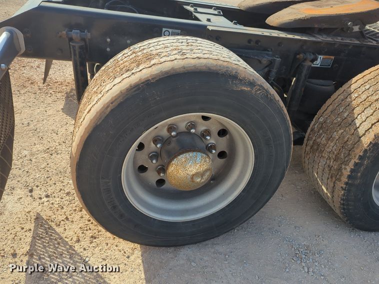 image for item NZ9288 2020 Kenworth T680 semi truck