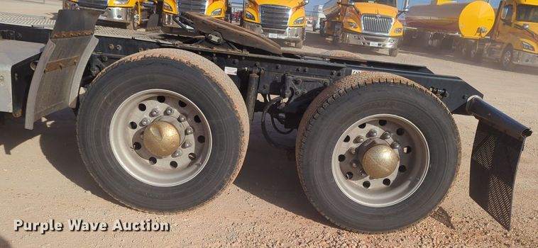 image for item NZ9288 2020 Kenworth T680 semi truck