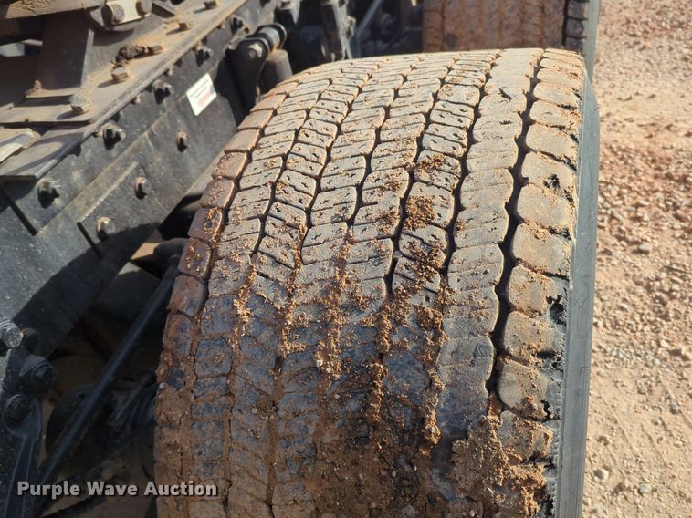 image for item NZ9288 2020 Kenworth T680 semi truck