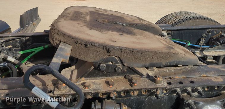 image for item NZ9289 2020 Freightliner Cascadia 126 semi truck