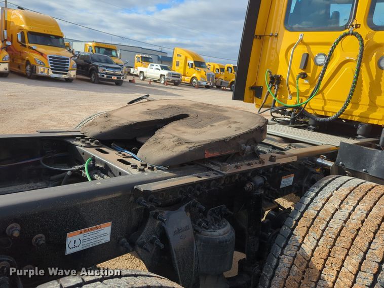 image for item NZ9289 2020 Freightliner Cascadia 126 semi truck