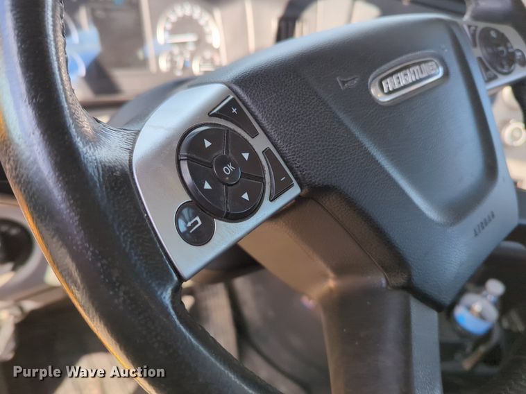 image for item NZ9289 2020 Freightliner Cascadia 126 semi truck