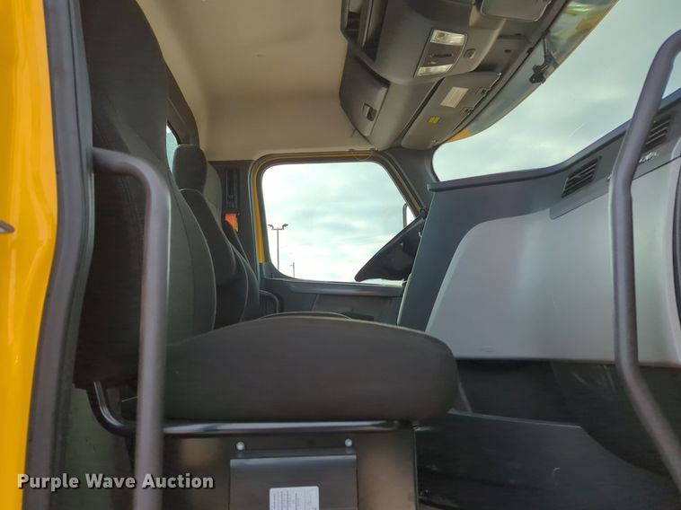 image for item NZ9289 2020 Freightliner Cascadia 126 semi truck