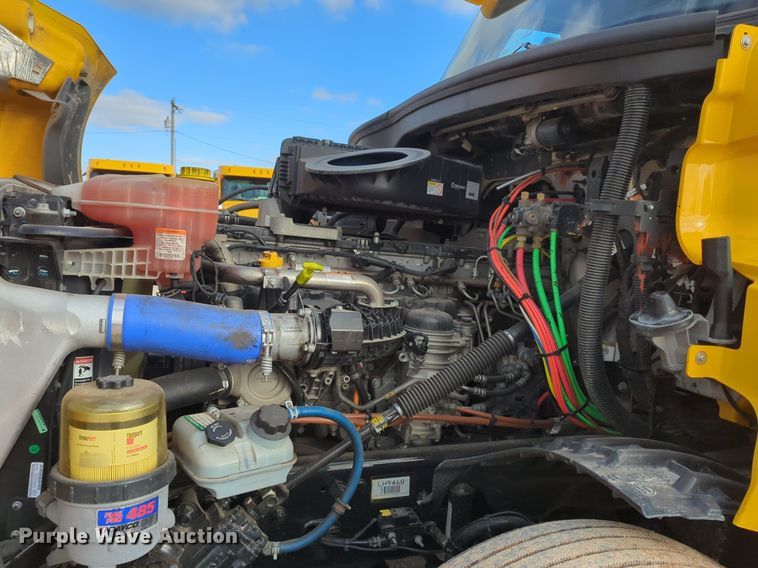 image for item NZ9289 2020 Freightliner Cascadia 126 semi truck