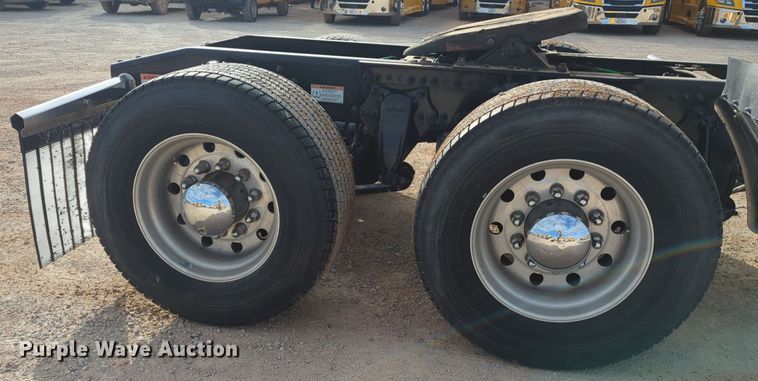 image for item NZ9289 2020 Freightliner Cascadia 126 semi truck