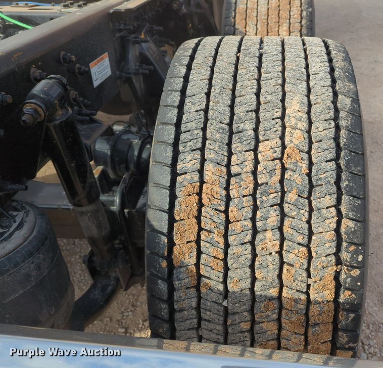 image for item NZ9289 2020 Freightliner Cascadia 126 semi truck