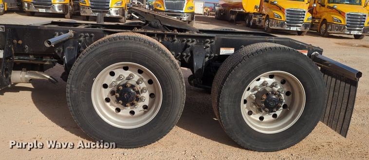 image for item NZ9289 2020 Freightliner Cascadia 126 semi truck