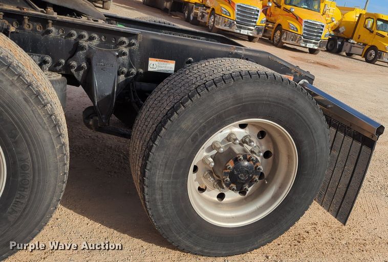 image for item NZ9289 2020 Freightliner Cascadia 126 semi truck