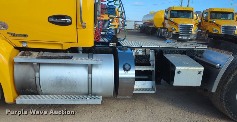 image for item NZ9290 2020 Kenworth  T680 semi truck