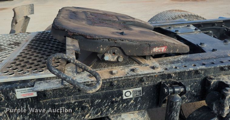 image for item NZ9290 2020 Kenworth  T680 semi truck