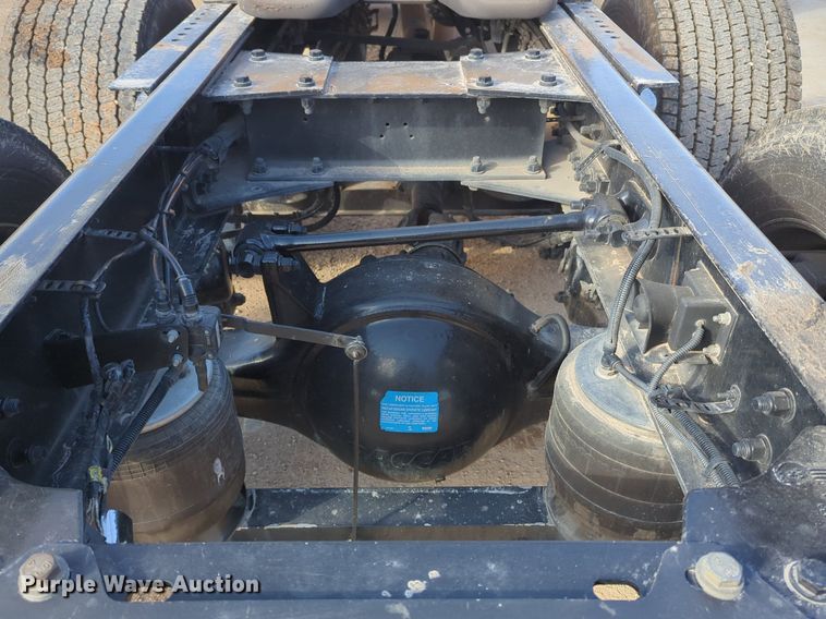 image for item NZ9290 2020 Kenworth  T680 semi truck