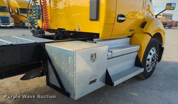 image for item NZ9290 2020 Kenworth  T680 semi truck