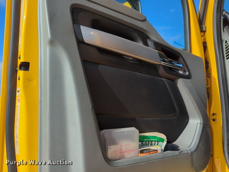 image for item NZ9290 2020 Kenworth  T680 semi truck