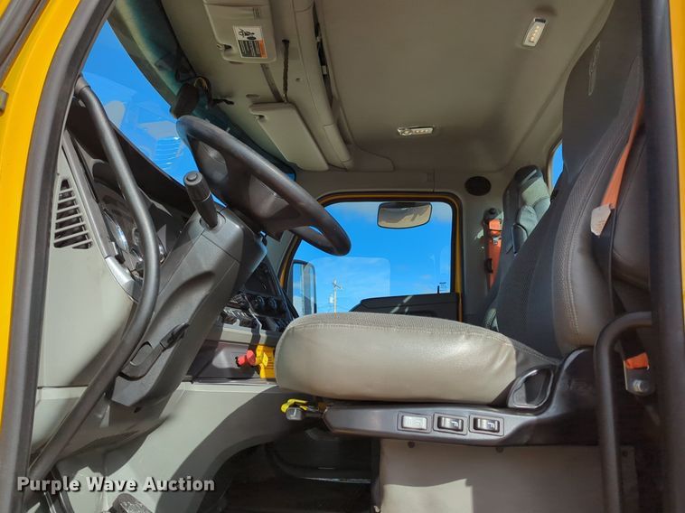 image for item NZ9290 2020 Kenworth  T680 semi truck