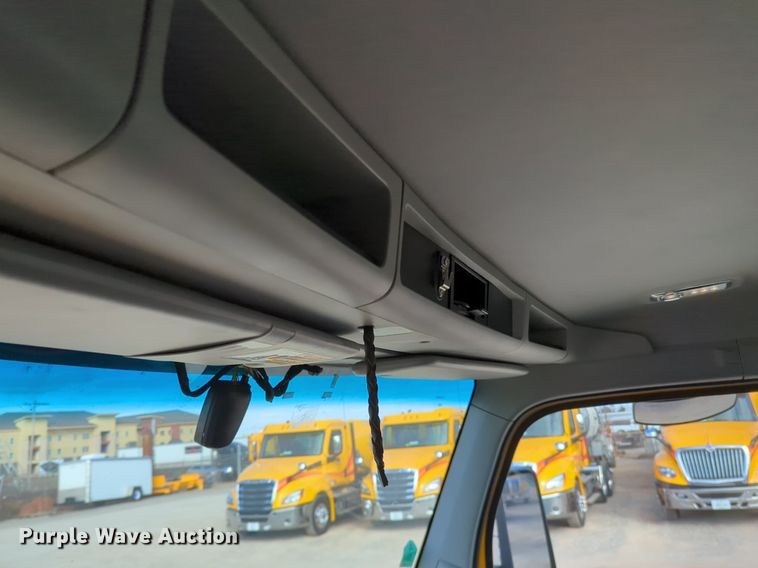 image for item NZ9290 2020 Kenworth  T680 semi truck