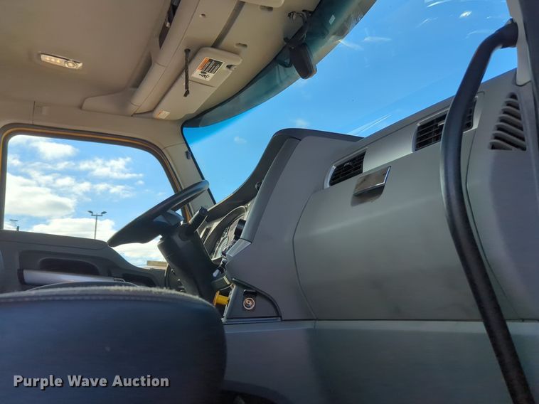 image for item NZ9290 2020 Kenworth  T680 semi truck