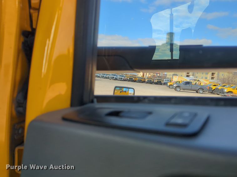 image for item NZ9290 2020 Kenworth  T680 semi truck