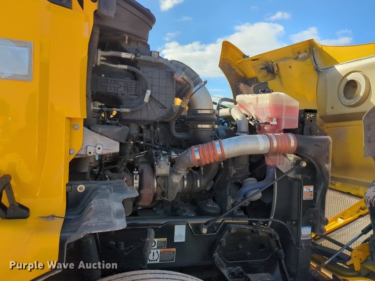 image for item NZ9290 2020 Kenworth  T680 semi truck