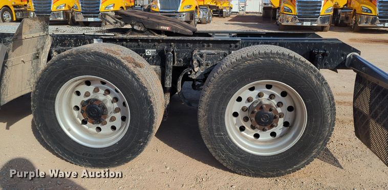 image for item NZ9290 2020 Kenworth  T680 semi truck