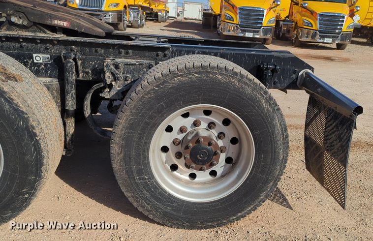 image for item NZ9290 2020 Kenworth  T680 semi truck