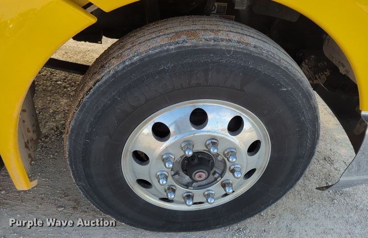 image for item NZ9290 2020 Kenworth  T680 semi truck