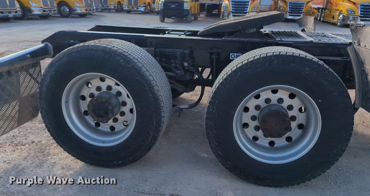 image for item NZ9290 2020 Kenworth  T680 semi truck