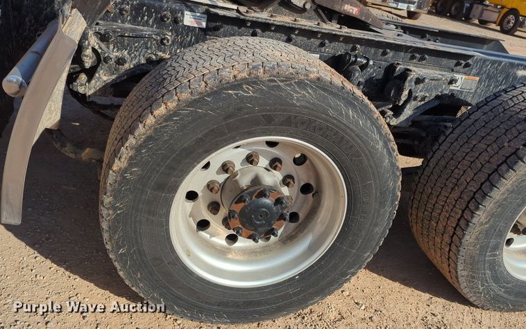 image for item NZ9290 2020 Kenworth  T680 semi truck