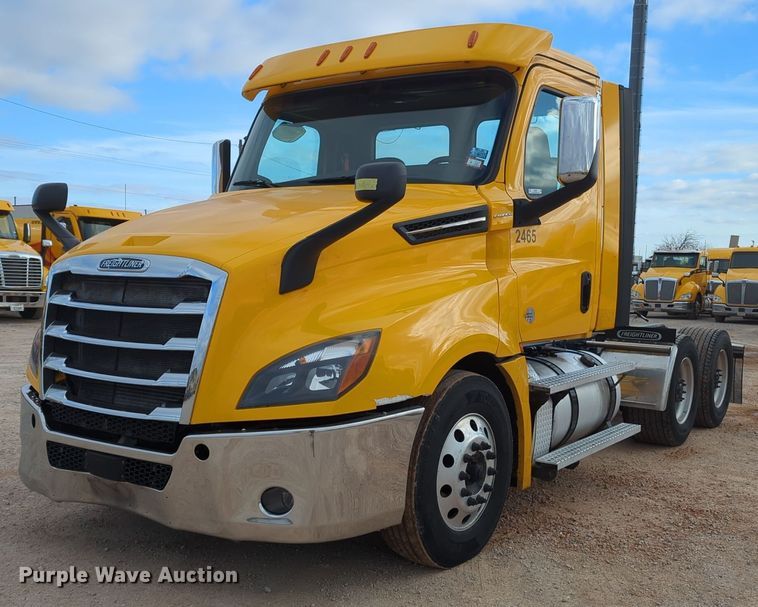 image for item NZ9291 2020 Freightliner  Cascadia 126 semi truck