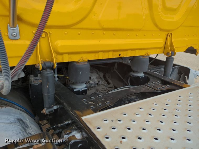 image for item NZ9291 2020 Freightliner  Cascadia 126 semi truck