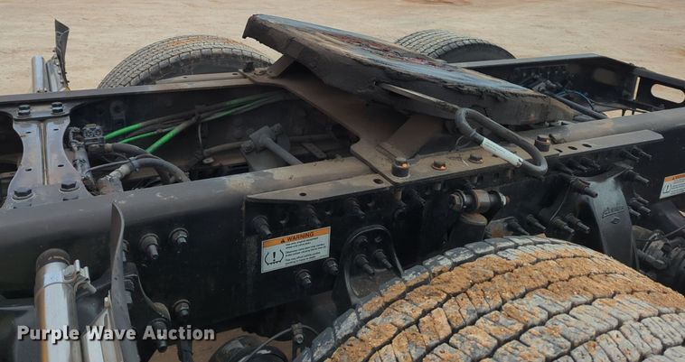 image for item NZ9291 2020 Freightliner  Cascadia 126 semi truck