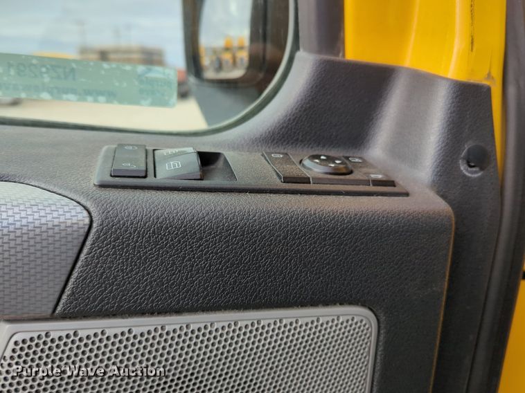 image for item NZ9291 2020 Freightliner  Cascadia 126 semi truck