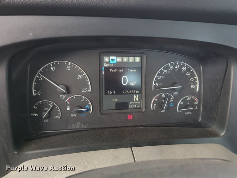 image for item NZ9291 2020 Freightliner  Cascadia 126 semi truck