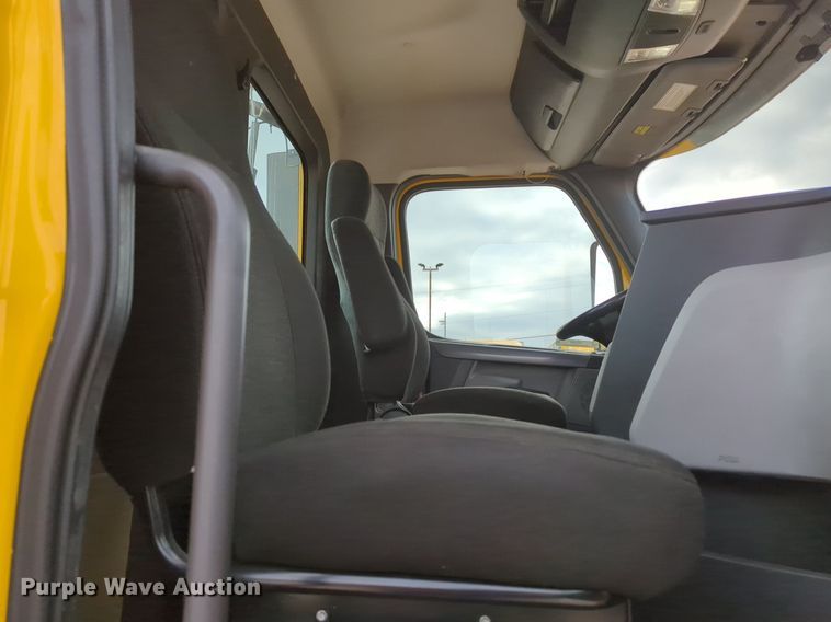 image for item NZ9291 2020 Freightliner  Cascadia 126 semi truck