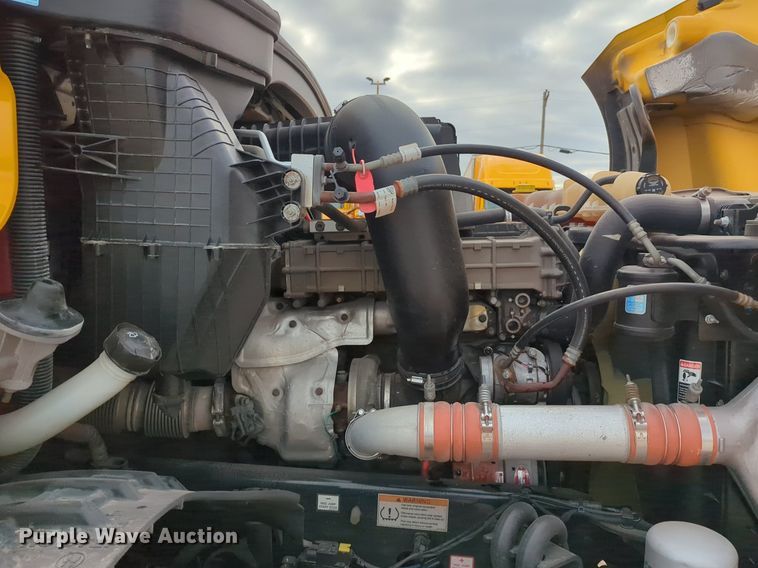 image for item NZ9291 2020 Freightliner  Cascadia 126 semi truck