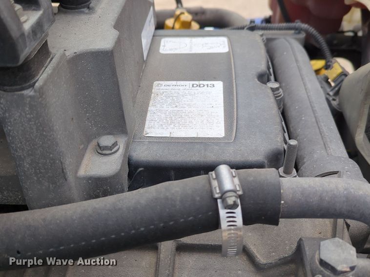 image for item NZ9291 2020 Freightliner  Cascadia 126 semi truck