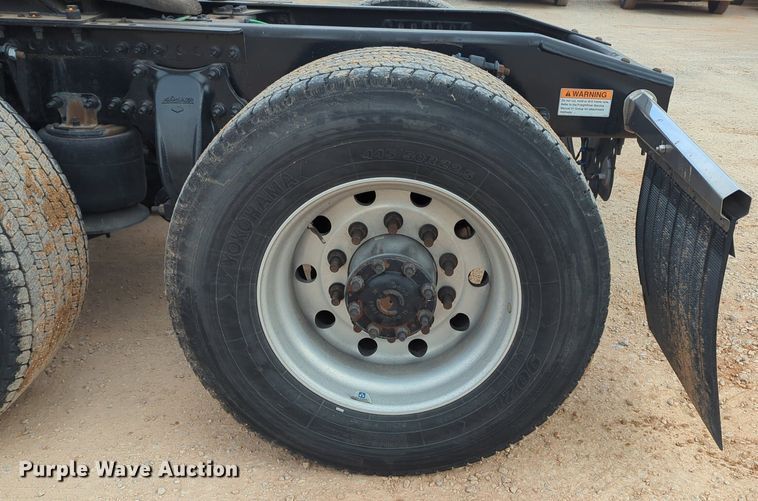 image for item NZ9291 2020 Freightliner  Cascadia 126 semi truck