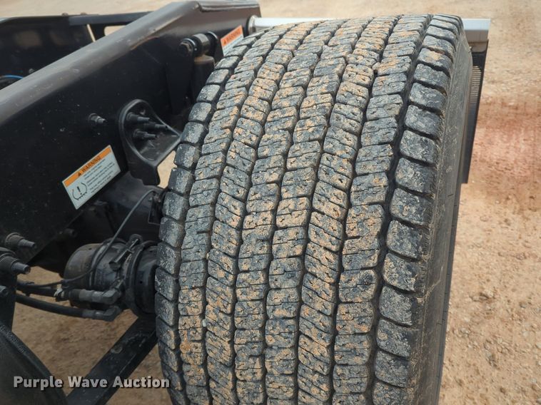 image for item NZ9291 2020 Freightliner  Cascadia 126 semi truck