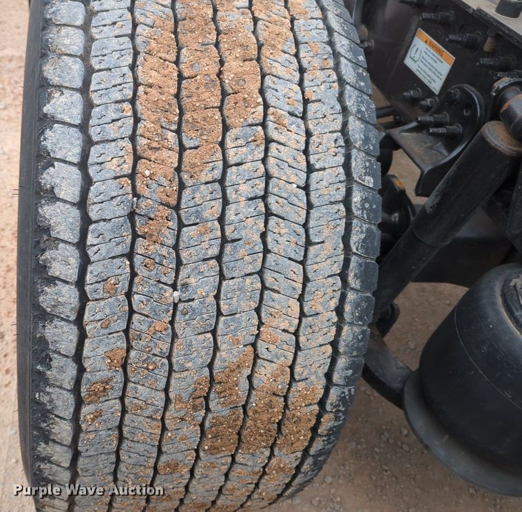 image for item NZ9291 2020 Freightliner  Cascadia 126 semi truck