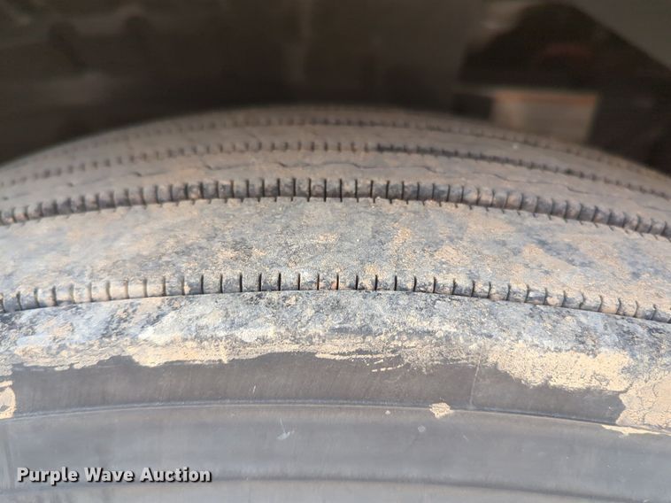 image for item NZ9291 2020 Freightliner  Cascadia 126 semi truck