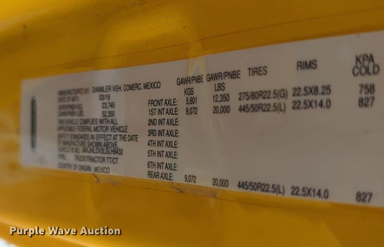 image for item NZ9291 2020 Freightliner  Cascadia 126 semi truck