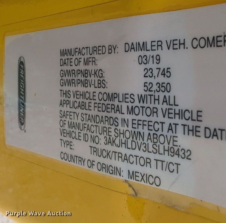 image for item NZ9291 2020 Freightliner  Cascadia 126 semi truck