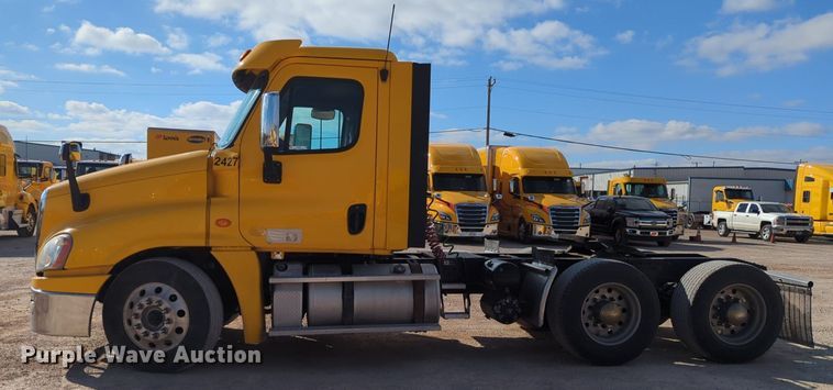 image for item NZ9296 2018 Freightliner Cascadia 125 semi truck