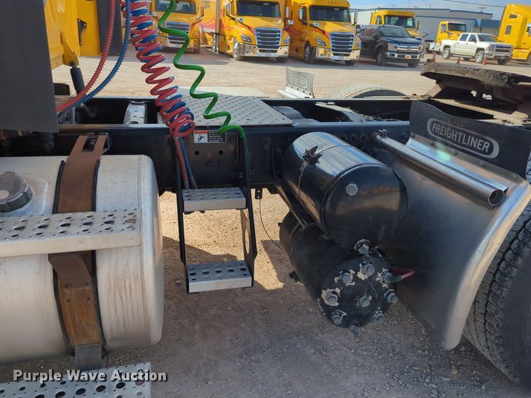 image for item NZ9296 2018 Freightliner Cascadia 125 semi truck