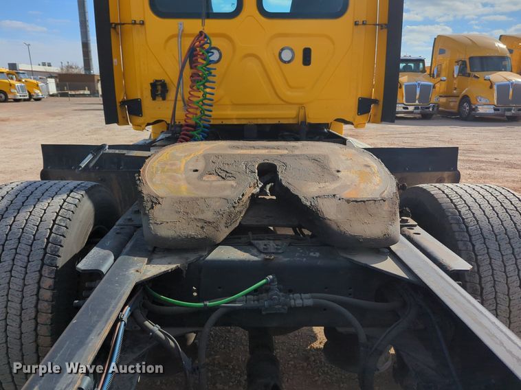 image for item NZ9296 2018 Freightliner Cascadia 125 semi truck