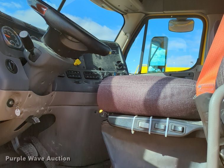 image for item NZ9296 2018 Freightliner Cascadia 125 semi truck