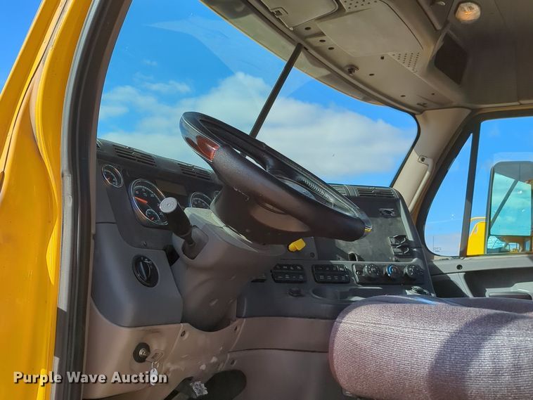 image for item NZ9296 2018 Freightliner Cascadia 125 semi truck