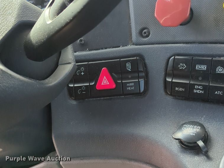 image for item NZ9296 2018 Freightliner Cascadia 125 semi truck